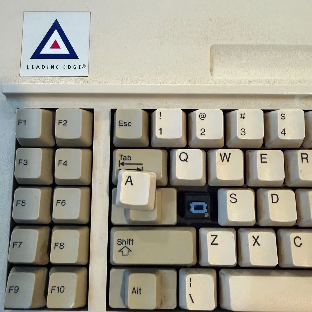 Leading Edge DC-2014 Vintage Keyboard Blue Switches DIN Untested